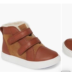 UGG Rennon Sneakers in Chestnut - Size 10